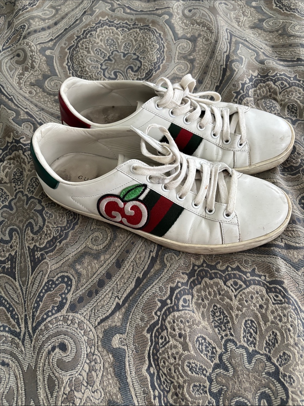 Gucci White Leather Sneakers with Red & Green Stripe and Apple Embroidery